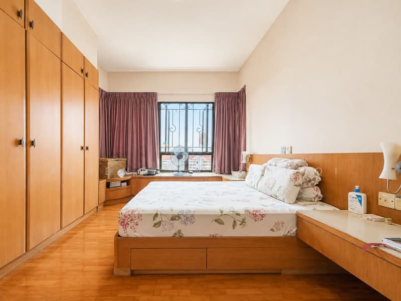 The Mayfair, 1 Jurong East Street 32, 3 Bedrooms, 1,195 sqft, Condominium For Sale, by Kerene Ong Zhi Qi, 500234324 - Bedroom - PropertyGuru.com.sg