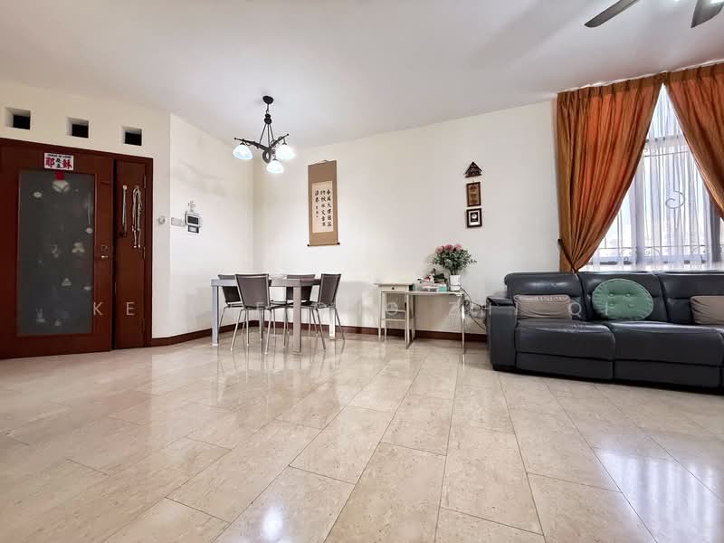 The Mayfair, 1 Jurong East Street 32, 3 Bedrooms, 1,195 sqft, Condominium For Sale, by Kerene Ong Zhi Qi, 500234324 - Living Room - PropertyGuru.com.sg
