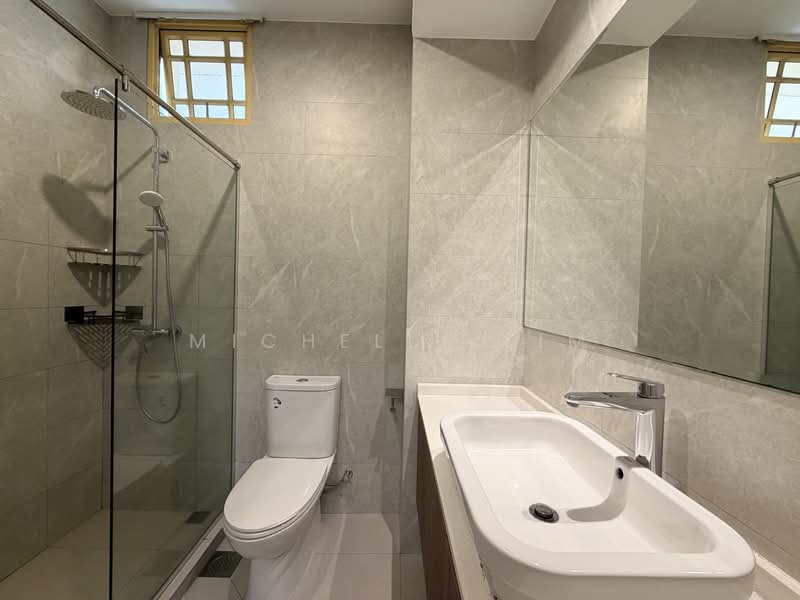 Orange Regency, 101 Fernhill Road, 4 Bedrooms, 1,776 sqft, Apartment For Rent, by Michelle Lim, 500234363 - Bathroom - PropertyGuru.com.sg