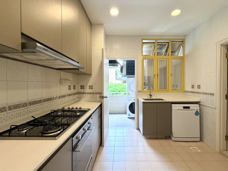 Orange Regency, 101 Fernhill Road, 4 Bedrooms, 1,776 sqft, Apartment For Rent, by Michelle Lim, 500234363 - Kitchen - PropertyGuru.com.sg
