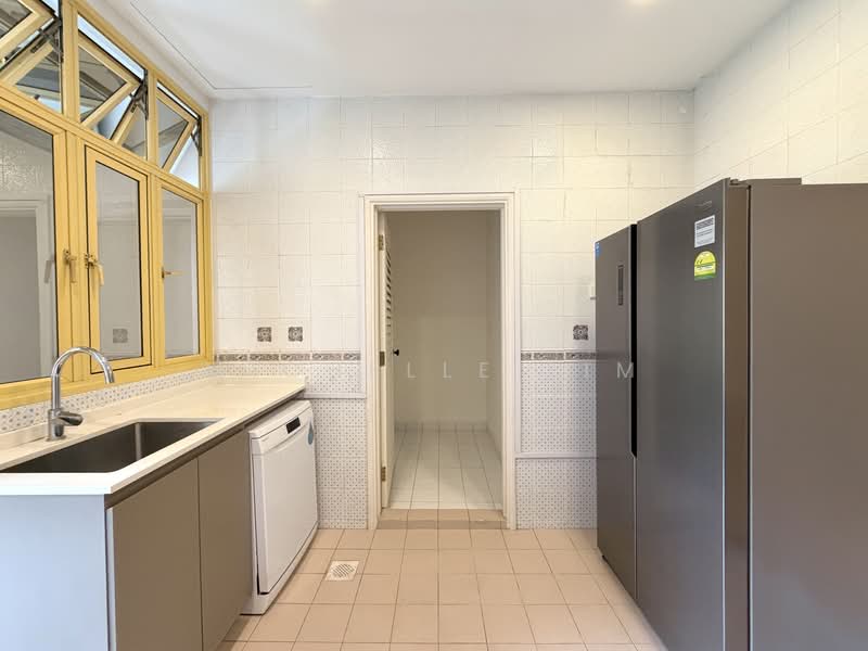 Orange Regency, 101 Fernhill Road, 4 Bedrooms, 1,776 sqft, Apartment For Rent, by Michelle Lim, 500234363 - Kitchen - PropertyGuru.com.sg