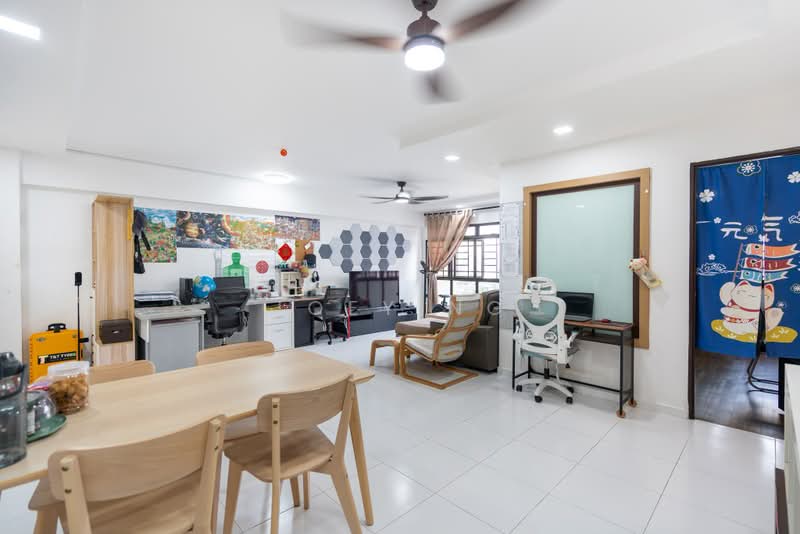 985B Buangkok Crescent, 985B Buangkok Crescent, 3 Bedrooms, 1,184 sqft, HDB Flat For Sale, by Joey Ng, 500234364 - Living Room - PropertyGuru.com.sg