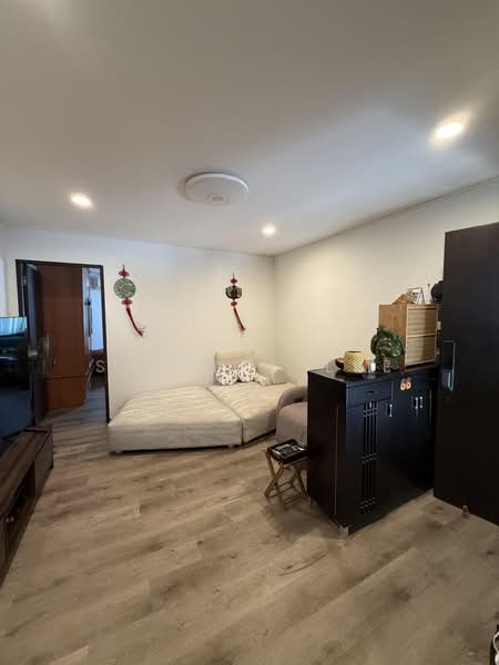 Roxy Square, 50 East Coast Road, 3 Bedrooms, 1,259 sqft, Condominium For Sale, by Shirley Lee, 500234370 - Living Room - PropertyGuru.com.sg