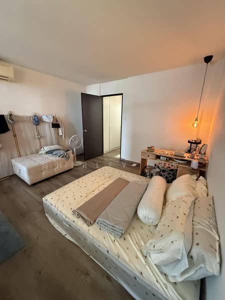 Roxy Square, 50 East Coast Road, 3 Bedrooms, 1,259 sqft, Condominium For Sale, by Shirley Lee, 500234370 - Bedroom - PropertyGuru.com.sg