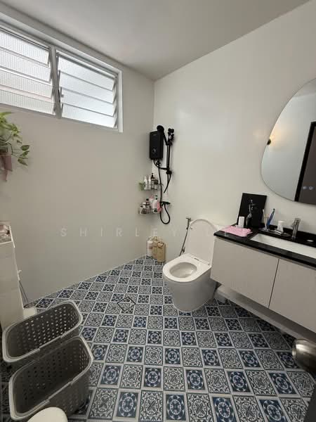 Roxy Square, 50 East Coast Road, 3 Bedrooms, 1,259 sqft, Condominium For Sale, by Shirley Lee, 500234370 - Bathroom - PropertyGuru.com.sg