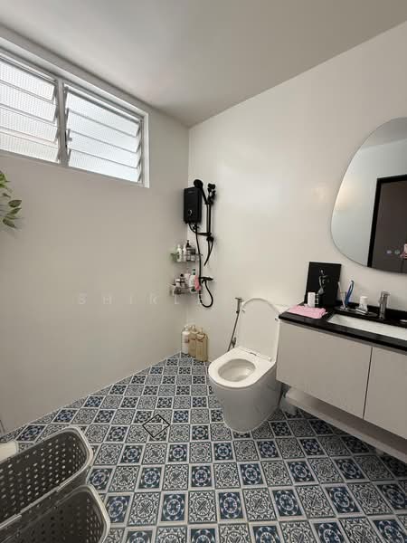 Roxy Square, 50 East Coast Road, 3 Bedrooms, 1,259 sqft, Condominium For Sale, by Shirley Lee, 500234370 - Bathroom - PropertyGuru.com.sg