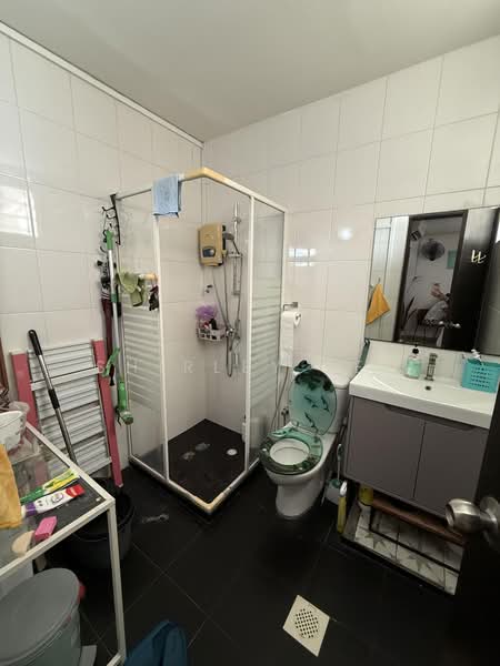 Roxy Square, 50 East Coast Road, 3 Bedrooms, 1,259 sqft, Condominium For Sale, by Shirley Lee, 500234370 - Bathroom - PropertyGuru.com.sg