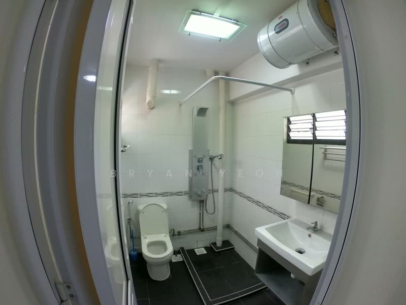 102 Bukit Purmei Road, 102 Bukit Purmei Road, 2 Bedrooms, 786 sqft, HDB Flat For Sale, by Bryan Yeoh, 500234375 - Bathroom - PropertyGuru.com.sg