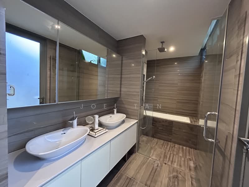 Mon Jervois, 43 Jervois Road, 4 Bedrooms, 3,003 sqft, Condominium For Sale, by Joel Tan, 500234383 - Bathroom - PropertyGuru.com.sg