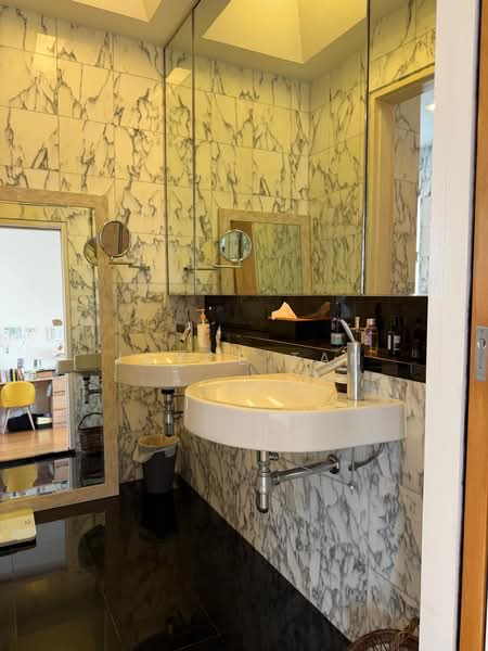 The Loft, 22 Nassim Hill, 3 Bedrooms, 1,436 sqft, Condominium For Rent, by Joyce Tan, 500234384 - Bathroom - PropertyGuru.com.sg