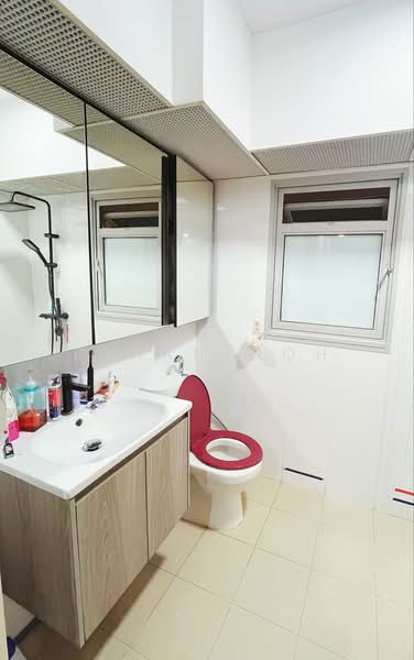 468A Meadow Spring @ Yishun, 468A Yishun Street 43, 3 Bedrooms, 1,001 sqft, HDB Flat For Sale, by Ethan Goh, 500234394 - Bathroom - PropertyGuru.com.sg