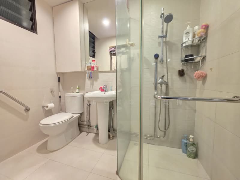 289D Bukit Batok Street 25, 289D Bukit Batok Street 25, 4 Bedrooms, 1,776 sqft, HDB Flat For Sale, by Ken Bong 黄慧锋, 500234404 - Bathroom - PropertyGuru.com.sg