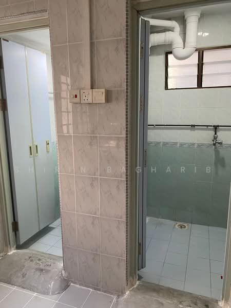 34 Marine Crescent, 34 Marine Crescent, 2 Bedrooms, 631 sqft, HDB Flat For Sale, by Shirin Bagharib, 500234406 - Bathroom - PropertyGuru.com.sg