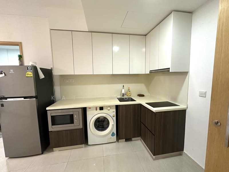 La Fiesta, 58 Sengkang Square, 1 Bedroom, 572 sqft, Condominium For Rent, by Kathy Nguyen, 500234431 - Kitchen - PropertyGuru.com.sg