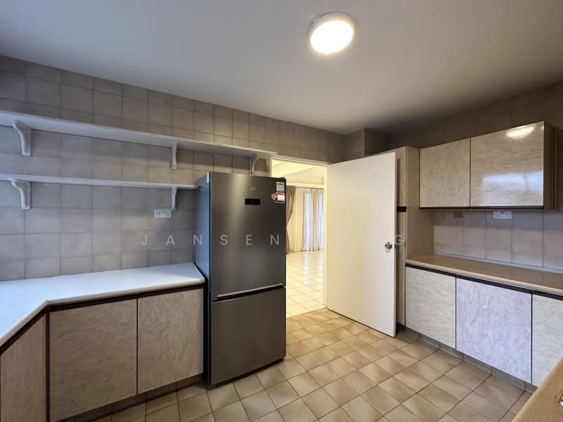 The Cairnhill, 4 Cairnhill Rise, 4 Bedrooms, 2,800 sqft, Condominium For Rent, by Jansen Feng, 500234442 - Kitchen - PropertyGuru.com.sg