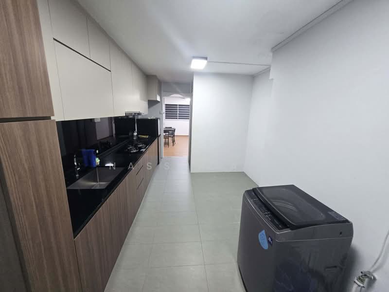 324 Bukit Batok Street 33, 324 Bukit Batok Street 33, 2 Bedrooms, 689 sqft, HDB Flat For Sale, by Nasser A L, 500234448 - Kitchen - PropertyGuru.com.sg