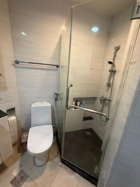 Cote D'Azur, 66 Marine Parade Road, 3 Bedrooms, 1,324 sqft, Condominium For Rent, by Ben K, 500234450 - Bathroom - PropertyGuru.com.sg