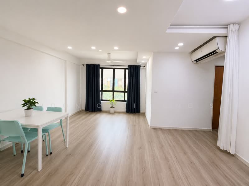 121B Punggol Edge, 121B Edgedale Plains, 3 Bedrooms, 1,001 sqft, HDB Flat For Sale, by Brandon Choi Yong Suk, 500234460 - Living Room - PropertyGuru.com.sg