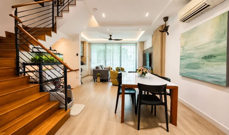 Lynnsville 331, Pasir Panjang Road, 5 Bedrooms, 3,261 sqft, Cluster House For Sale, by Ailsa Ang, 500234485 - Living Room - PropertyGuru.com.sg