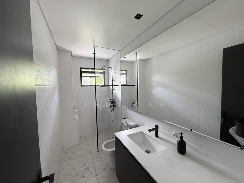 Mimosa Walk｜Lilac Drive ｜ Nim Road, , 5 Bedrooms, 3,000 sqft, Terraced House For Sale, by Benny Tan, 500234493 - Bathroom - PropertyGuru.com.sg