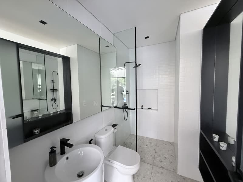 Mimosa Walk｜Lilac Drive ｜ Nim Road, , 5 Bedrooms, 3,000 sqft, Terraced House For Sale, by Benny Tan, 500234493 - Bathroom - PropertyGuru.com.sg
