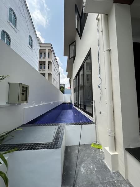 Coronation Road SemiD, Tanglin / Holland / Bukit Timah, 5 Bedrooms, 7,000 sqft, Semi-Detached House For Sale, by Jasmaine Chua, 500234500 - Exterior - PropertyGuru.com.sg