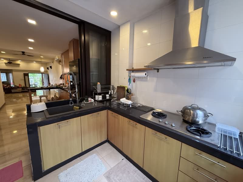 Spacious 5-Bedroom Terrace Home with Red-Brick Attic | Fudu Park, Fudu Walk, 5 Bedrooms, 2,400 sqft, Terraced House For Rent, by Daniel Lee, 500234502 - PropertyGuru.com.sg
