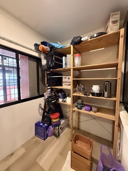 Spacious 5-Bedroom Terrace Home with Red-Brick Attic | Fudu Park, Fudu Walk, 5 Bedrooms, 2,400 sqft, Terraced House For Rent, by Daniel Lee, 500234502 - Pantry/Help's Room beside the Common Rm - PropertyGuru.com.sg