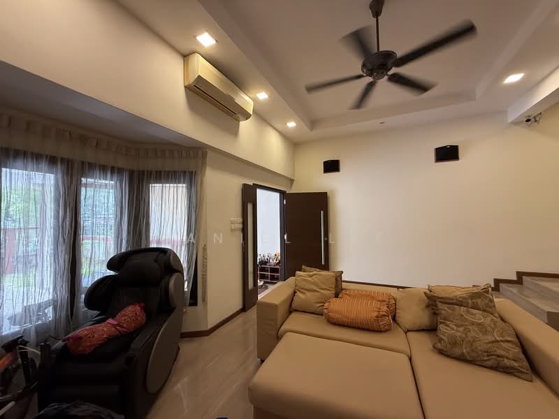 Spacious 5-Bedroom Terrace Home with Red-Brick Attic | Fudu Park, Fudu Walk, 5 Bedrooms, 2,400 sqft, Terraced House For Rent, by Daniel Lee, 500234502 - PropertyGuru.com.sg