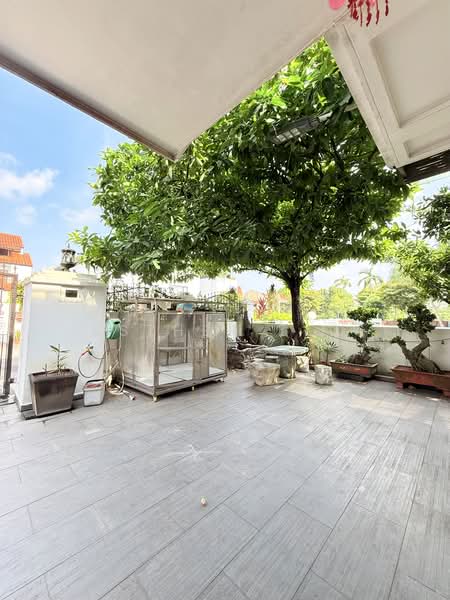 Sembawang Villas, Sembawang place, 5 Bedrooms, 4,000 sqft, Semi-Detached House For Sale, by Esther Zou, 500234510 - Exterior - PropertyGuru.com.sg