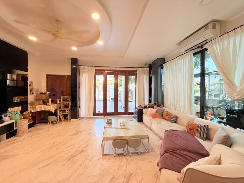 Sembawang Villas, Sembawang place, 5 Bedrooms, 4,000 sqft, Semi-Detached House For Sale, by Esther Zou, 500234510 - Living Room - PropertyGuru.com.sg