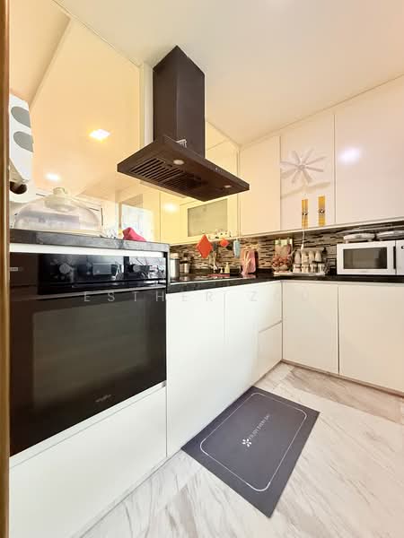 Sembawang Villas, Sembawang place, 5 Bedrooms, 4,000 sqft, Semi-Detached House For Sale, by Esther Zou, 500234510 - Kitchen - PropertyGuru.com.sg