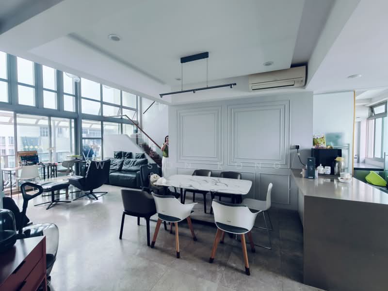 Lakeholmz, 82 Corporation Road, 5 Bedrooms, 2,454 sqft, Condominium For Sale, by Wilson Kong, 500234512 - Living Room - PropertyGuru.com.sg