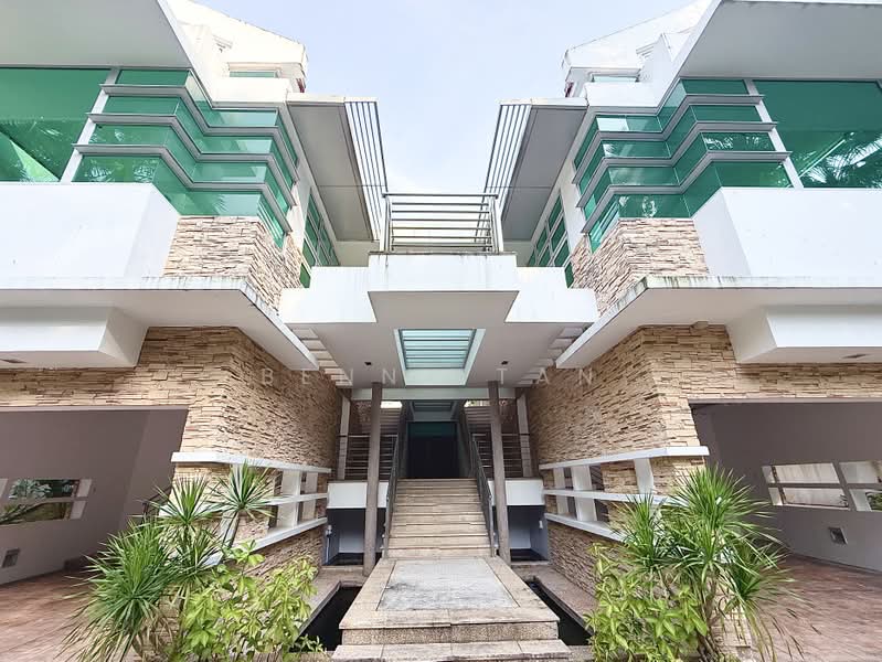Ewart Park | Holland Rd, , 6 Bedrooms, 10,000 sqft, Good Class Bungalow For Sale, by Benny Tan, 500234517 - Exterior - PropertyGuru.com.sg