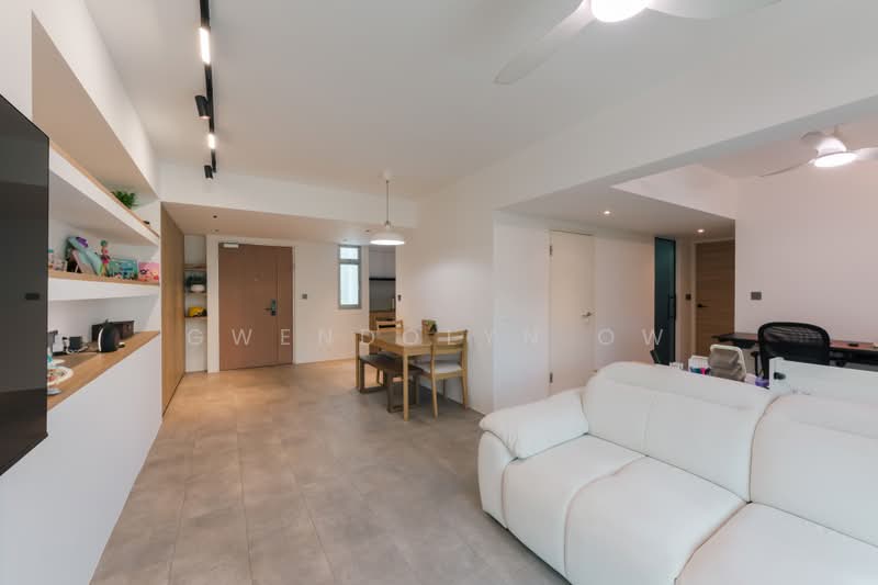 449 Yishun Ring Road, 449 Yishun Ring Road, 3 Bedrooms, 990 sqft, HDB Flat For Sale, by Gwendolyn Ow, 500234518 - Living Room - PropertyGuru.com.sg