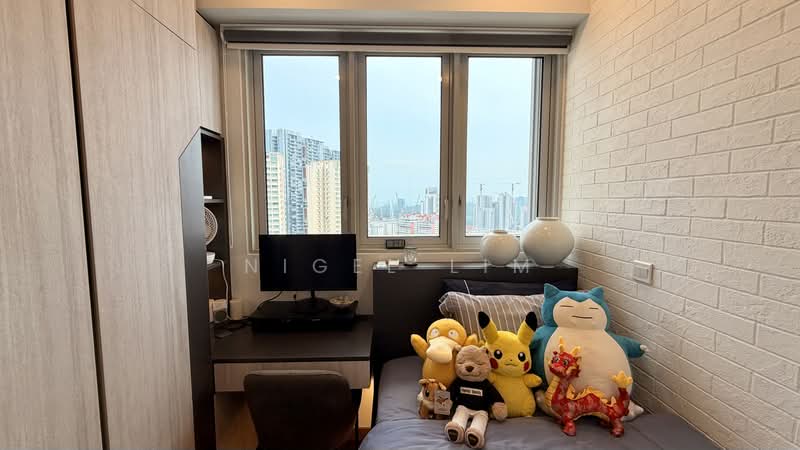 Queens Peak, 1 Dundee Road, 3 Bedrooms, 807 sqft, Condominium For Sale, by Nigel Lim, 500234520 - Bedroom 3 - PropertyGuru.com.sg