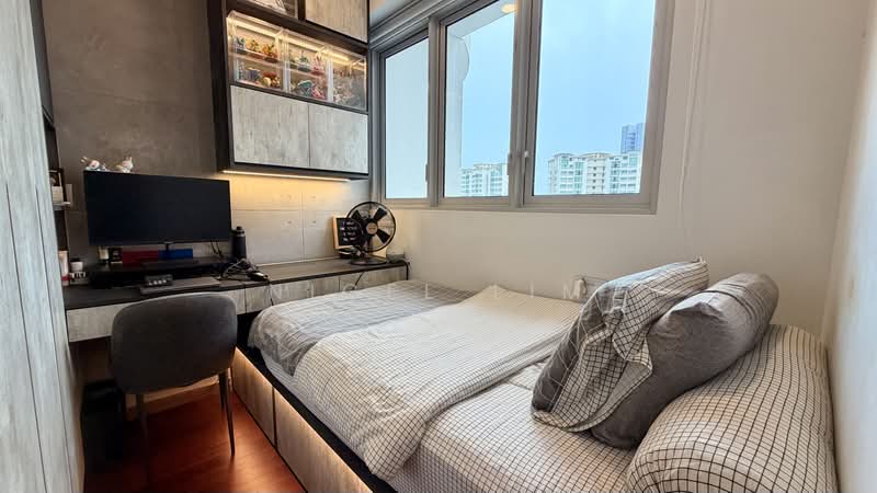 Queens Peak, 1 Dundee Road, 3 Bedrooms, 807 sqft, Condominium For Sale, by Nigel Lim, 500234520 - Bedroom 2 - PropertyGuru.com.sg
