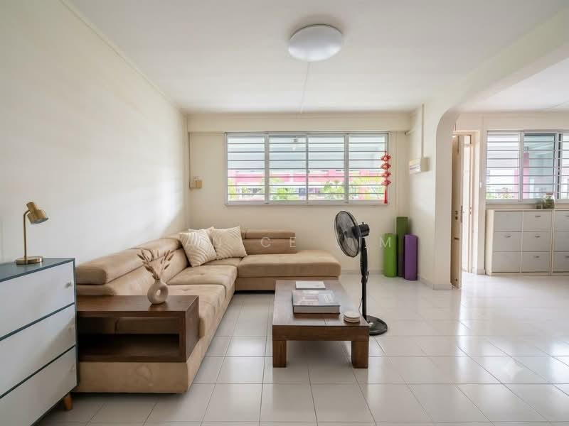 16 Toh Yi Drive, 16 Toh Yi Drive, 3 Bedrooms, 1,119 sqft, HDB Flat For Sale, by Janice Lim, 500234529 - Living Room - PropertyGuru.com.sg