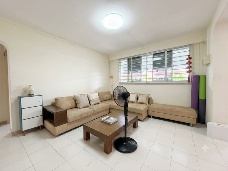 16 Toh Yi Drive, 16 Toh Yi Drive, 3 Bedrooms, 1,119 sqft, HDB Flat For Sale, by Janice Lim, 500234529 - Living Room - PropertyGuru.com.sg