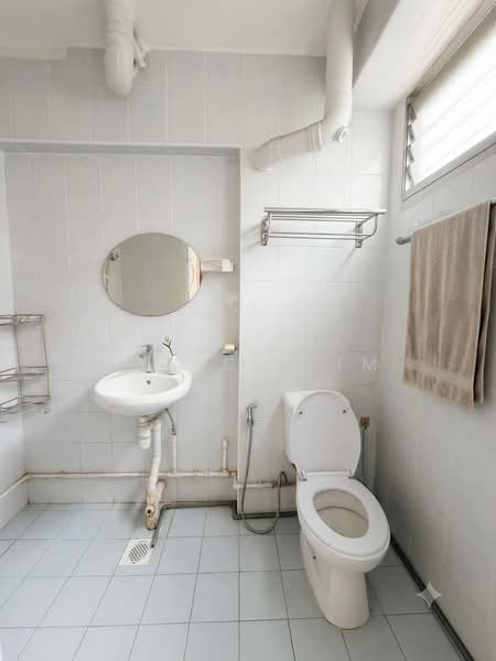 16 Toh Yi Drive, 16 Toh Yi Drive, 3 Bedrooms, 1,119 sqft, HDB Flat For Sale, by Janice Lim, 500234529 - Bathroom - PropertyGuru.com.sg
