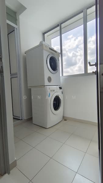 Suites @ Cairnhill, 138 Cairnhill Road, 3 Bedrooms, 1,507 sqft, Condominium For Rent, by Gina Lim, 500234534 - Washing yard area - PropertyGuru.com.sg