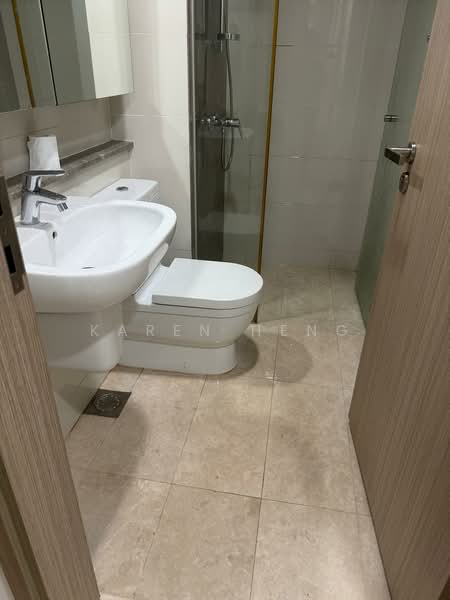The Promenade @ Pelikat, 183 Jalan Pelikat, 2 Bedrooms, 1,216 sqft, Condominium For Rent, by Karen Heng, 500234545 - Bathroom - PropertyGuru.com.sg