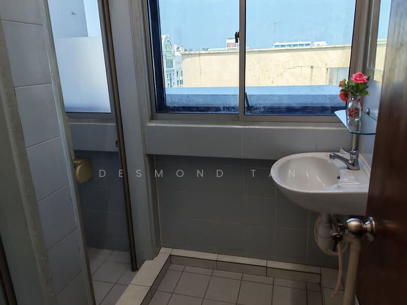 Crystal Time Building, 16 Tannery Lane, 2,925 sqft, Light Industrial (B1) For Rent, by Desmond Tan, 500234546 - Bathroom - CommercialGuru.com.sg