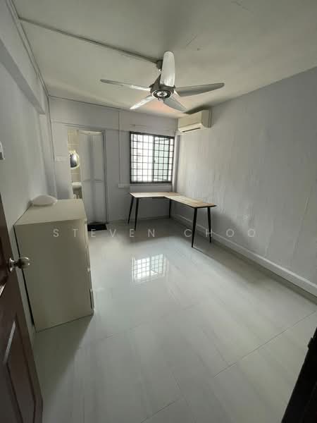 421 Jurong West Street 42, 421 Jurong West Street 42, Room Rental, 120 sqft, HDB Flat For Rent, by Steven Choo, 500234569 - Study - PropertyGuru.com.sg