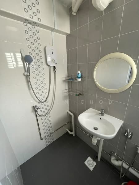 421 Jurong West Street 42, 421 Jurong West Street 42, Room Rental, 120 sqft, HDB Flat For Rent, by Steven Choo, 500234569 - Bathroom - PropertyGuru.com.sg