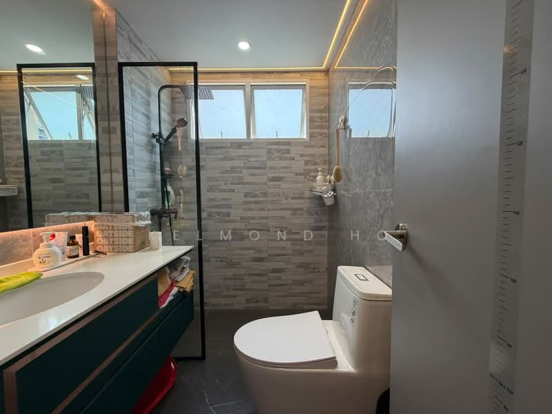 The Tropica, 57 Tampines Avenue 1, 2 Bedrooms, 990 sqft, Condominium For Sale, by Kelmond Ho, 500234570 - Bathroom - PropertyGuru.com.sg