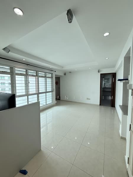 106 Punggol Field, 106 Punggol Field, 3 Bedrooms, 915 sqft, HDB Flat For Rent, by Stephanie Sim, 500234572 - Living Room - PropertyGuru.com.sg