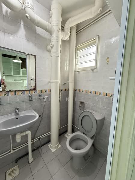 106 Punggol Field, 106 Punggol Field, 3 Bedrooms, 915 sqft, HDB Flat For Rent, by Stephanie Sim, 500234572 - Bathroom - PropertyGuru.com.sg