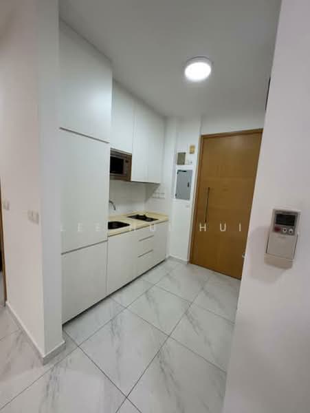 10 Shelford, 10 Shelford Road, 1 Bedroom, 474 sqft, Apartment For Rent, by Lee Hui Hui, 500234573 - Kitchen - PropertyGuru.com.sg
