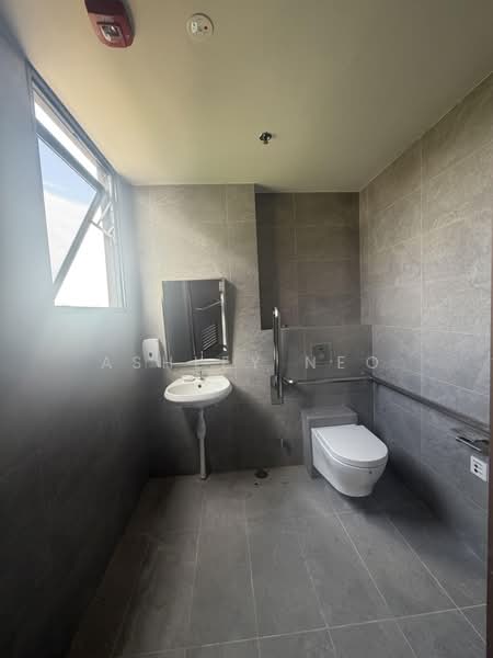 Stellar @ Tampines, 12 Tampines North Drive 4, Pasir Ris / Tampines, 1,657 sqft, Factory / Workshop (B2) For Rent, by Ashley Neo, 500234580 - Bathroom - CommercialGuru.com.sg